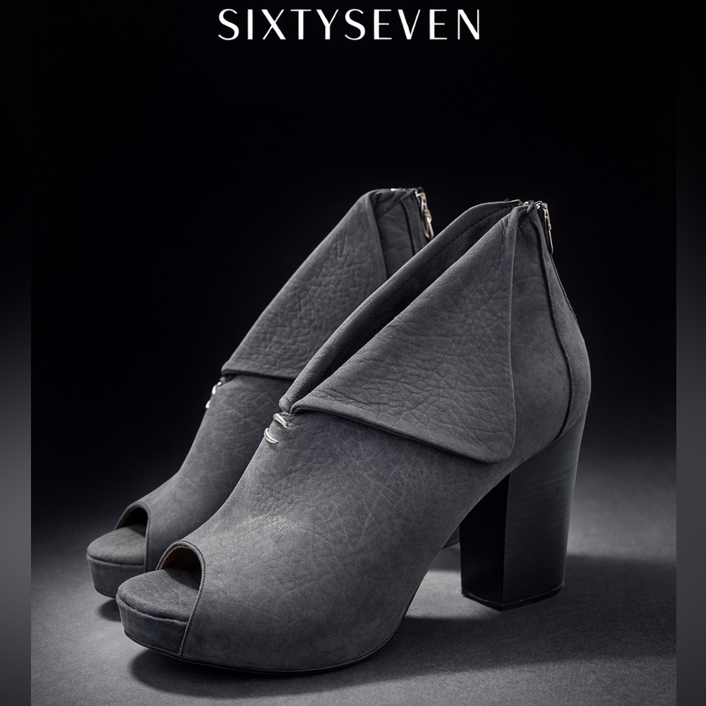 SixtySeven Gray Leather Peep Toe Ankle Booties Stingray Texture 4” Heel NWOB Spa